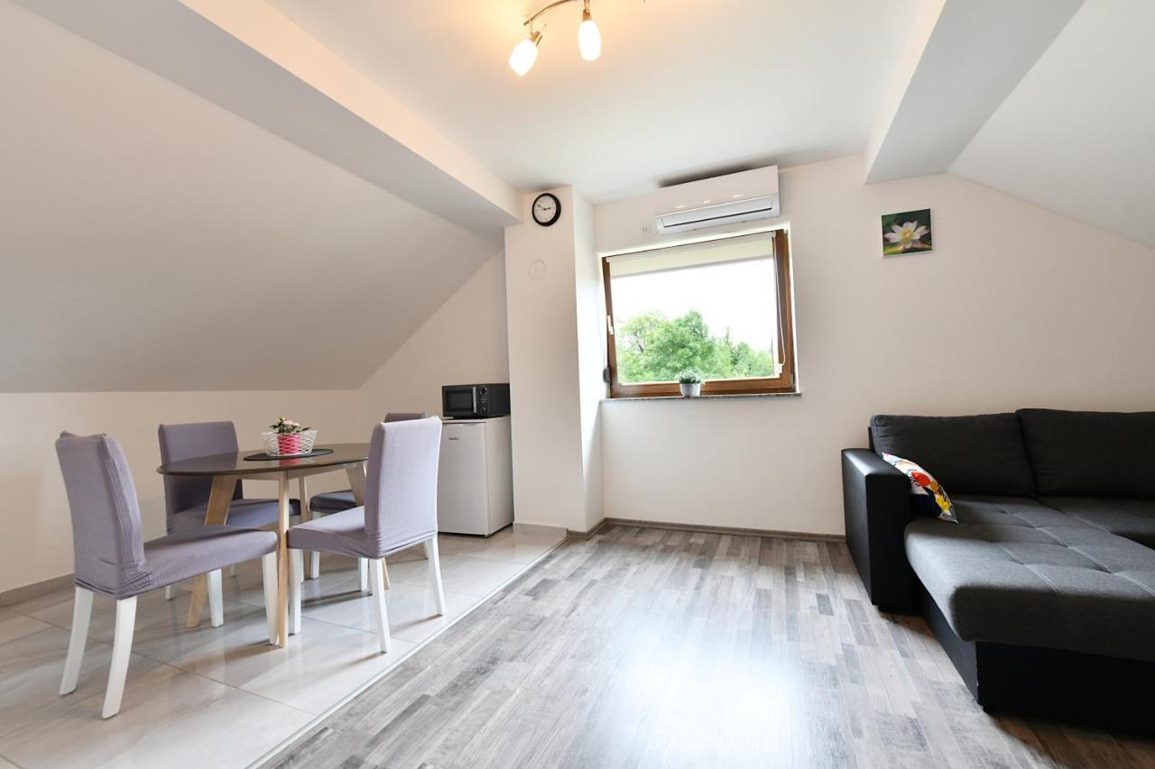 Apartman Mate Rakovica Eksteriør billede